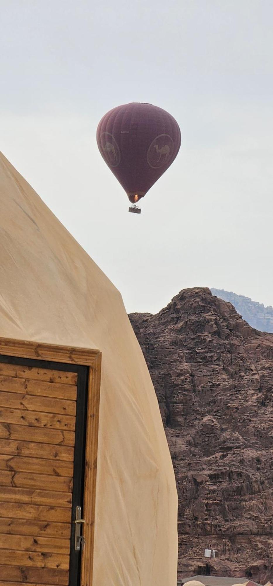 Titanic Camp Bed & Breakfast Wadi Rum Exterior foto