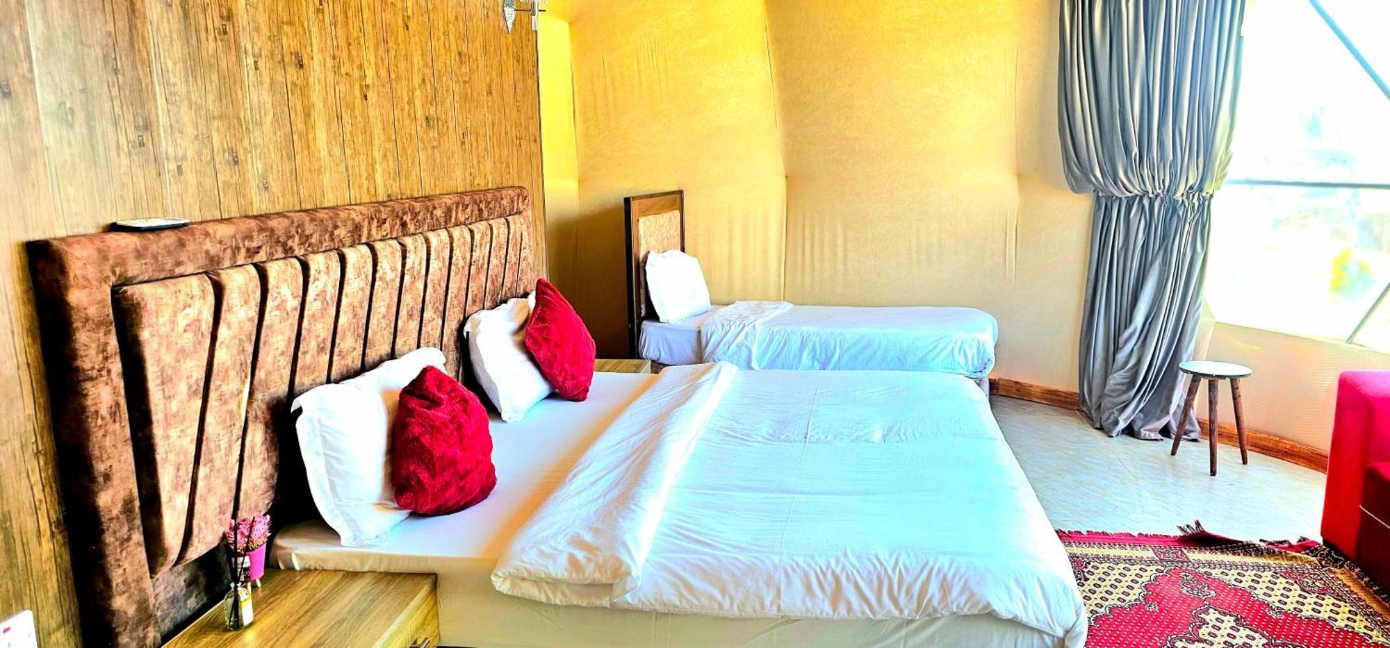 Titanic Camp Bed & Breakfast Wadi Rum Exterior foto