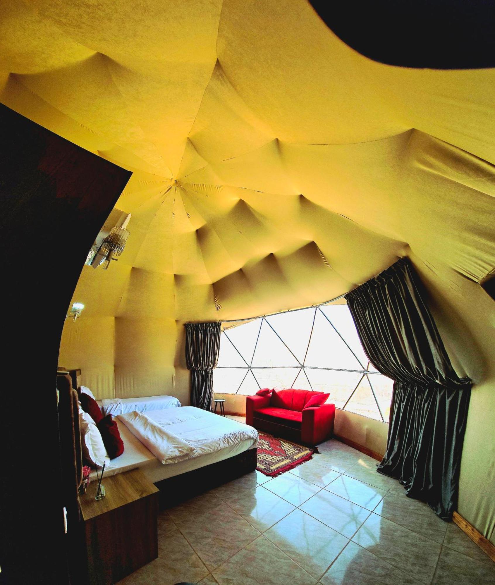 Titanic Camp Bed & Breakfast Wadi Rum Exterior foto