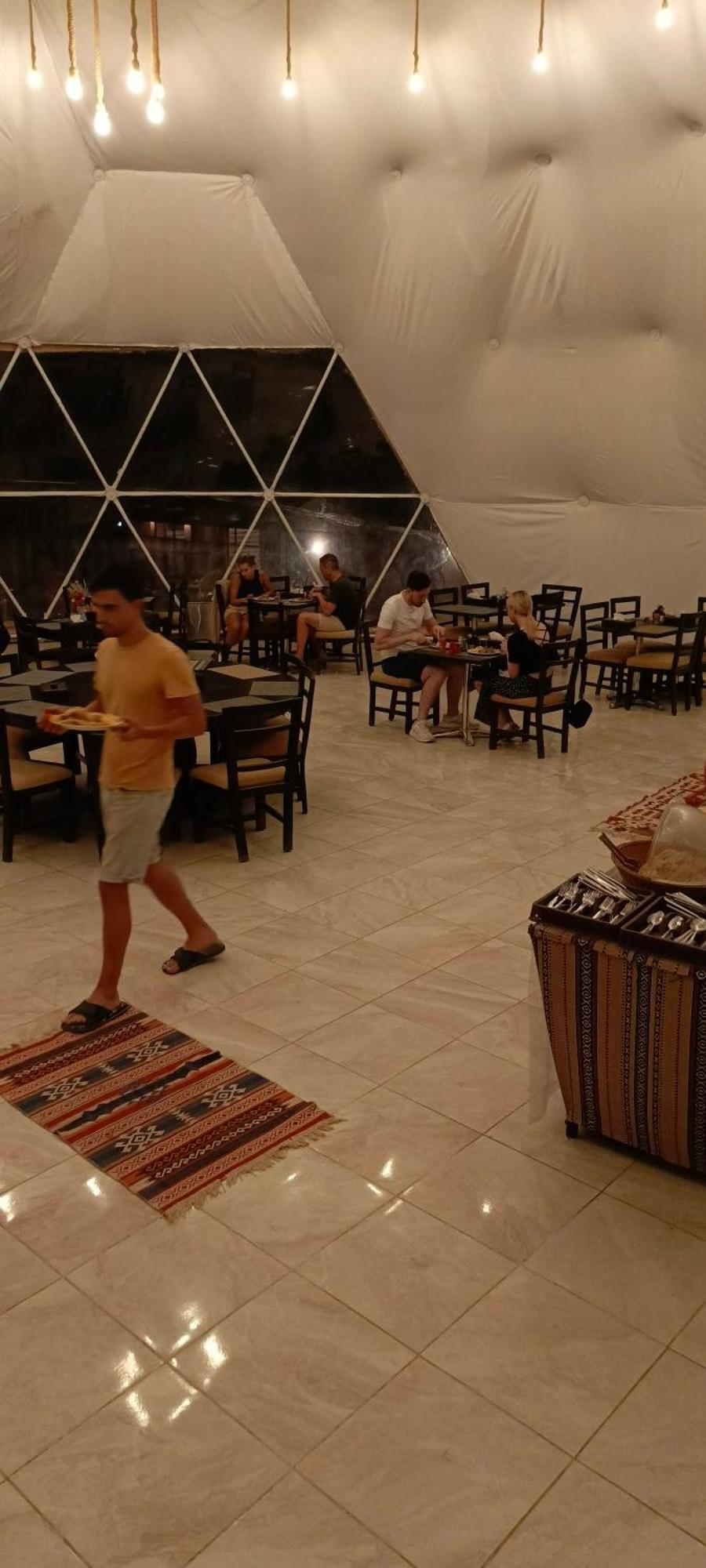 Titanic Camp Bed & Breakfast Wadi Rum Exterior foto